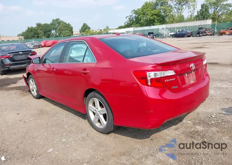 2012 Toyota Camry Se z USA, uszkodzony, nr VIN 4T1BF1FK7CU608273